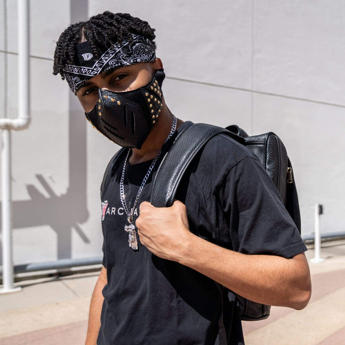 Black Studded V. Face Mask - Tote&Carry